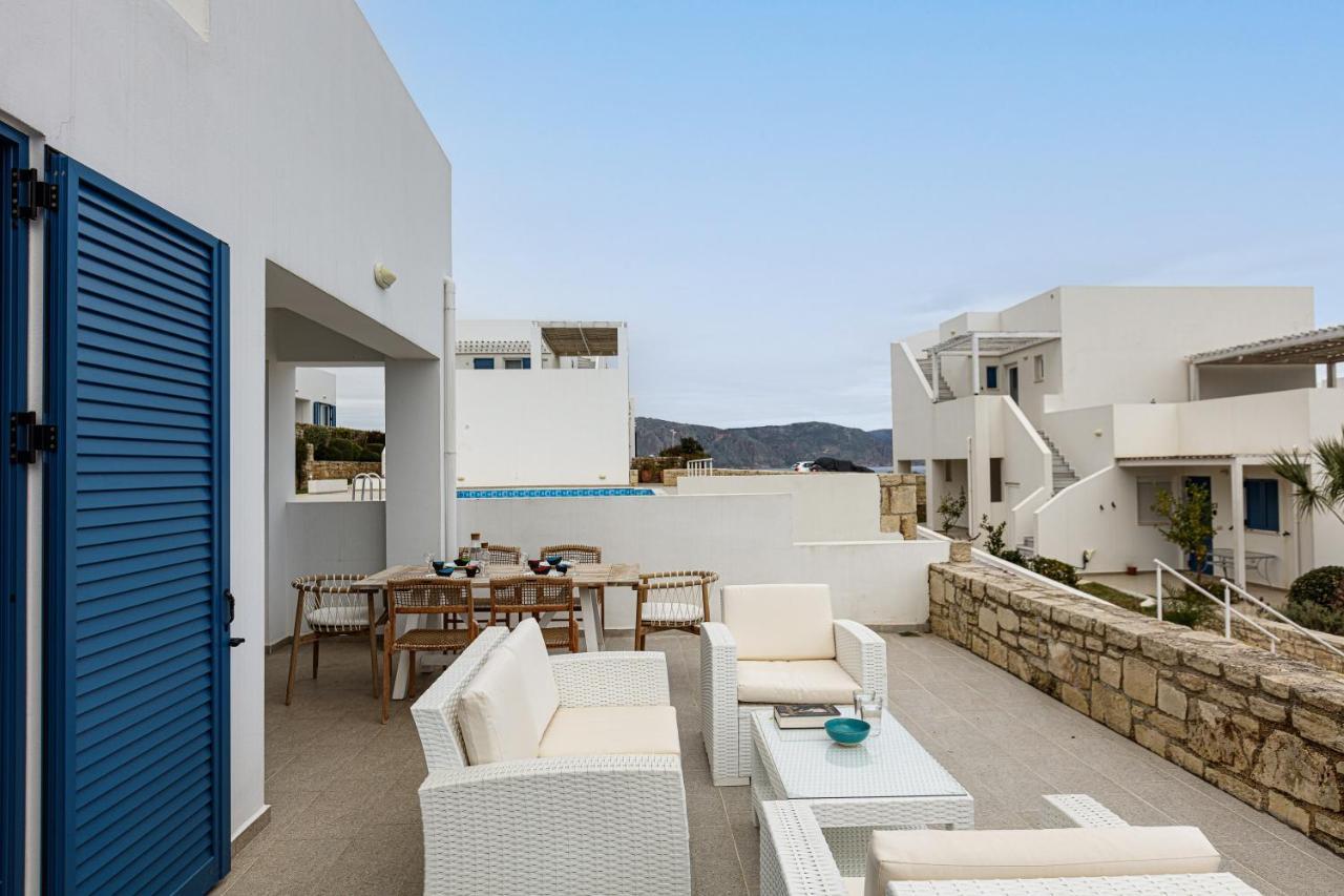 Triton Sea View Villa เยโอริยิอูโปลิส ภายนอก รูปภาพ