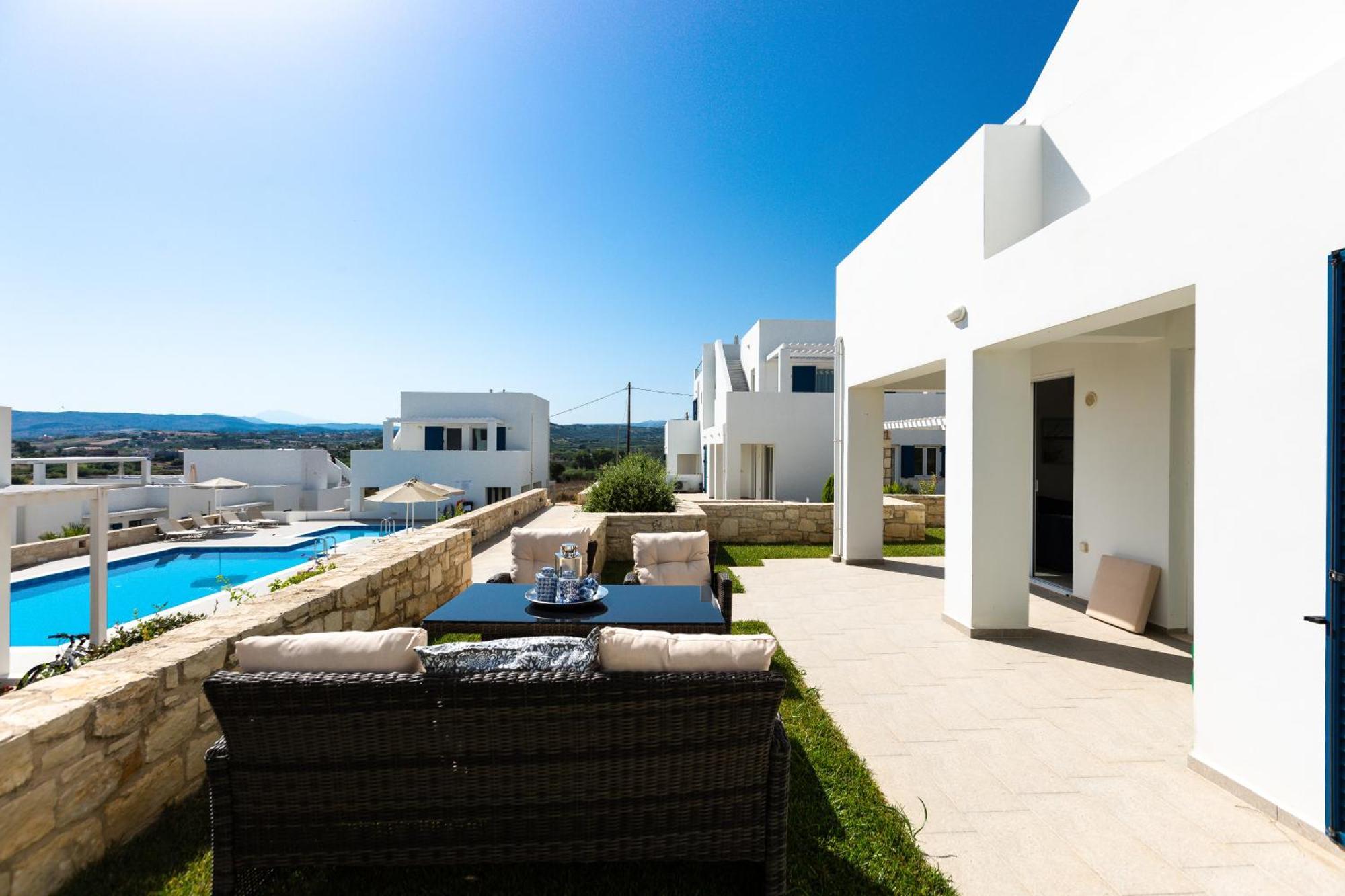 Triton Sea View Villa เยโอริยิอูโปลิส ห้อง รูปภาพ