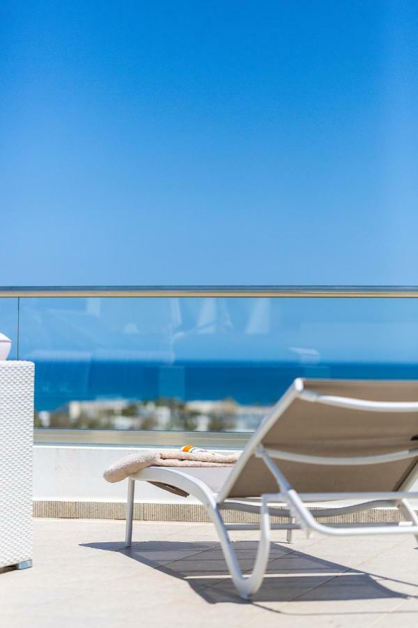 Triton Sea View Villa เยโอริยิอูโปลิส ภายนอก รูปภาพ